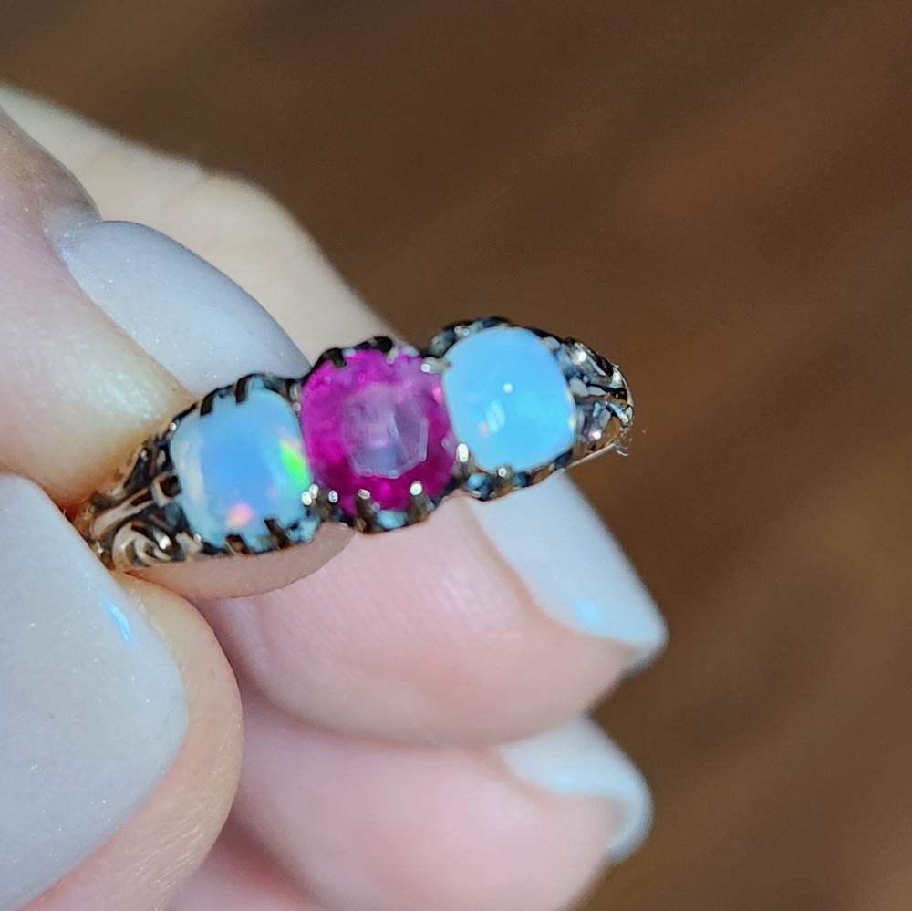 Antique Opal & Ruby 9ct Gold Ring - image 2